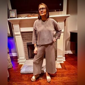 Women's Gray/Taupe Set